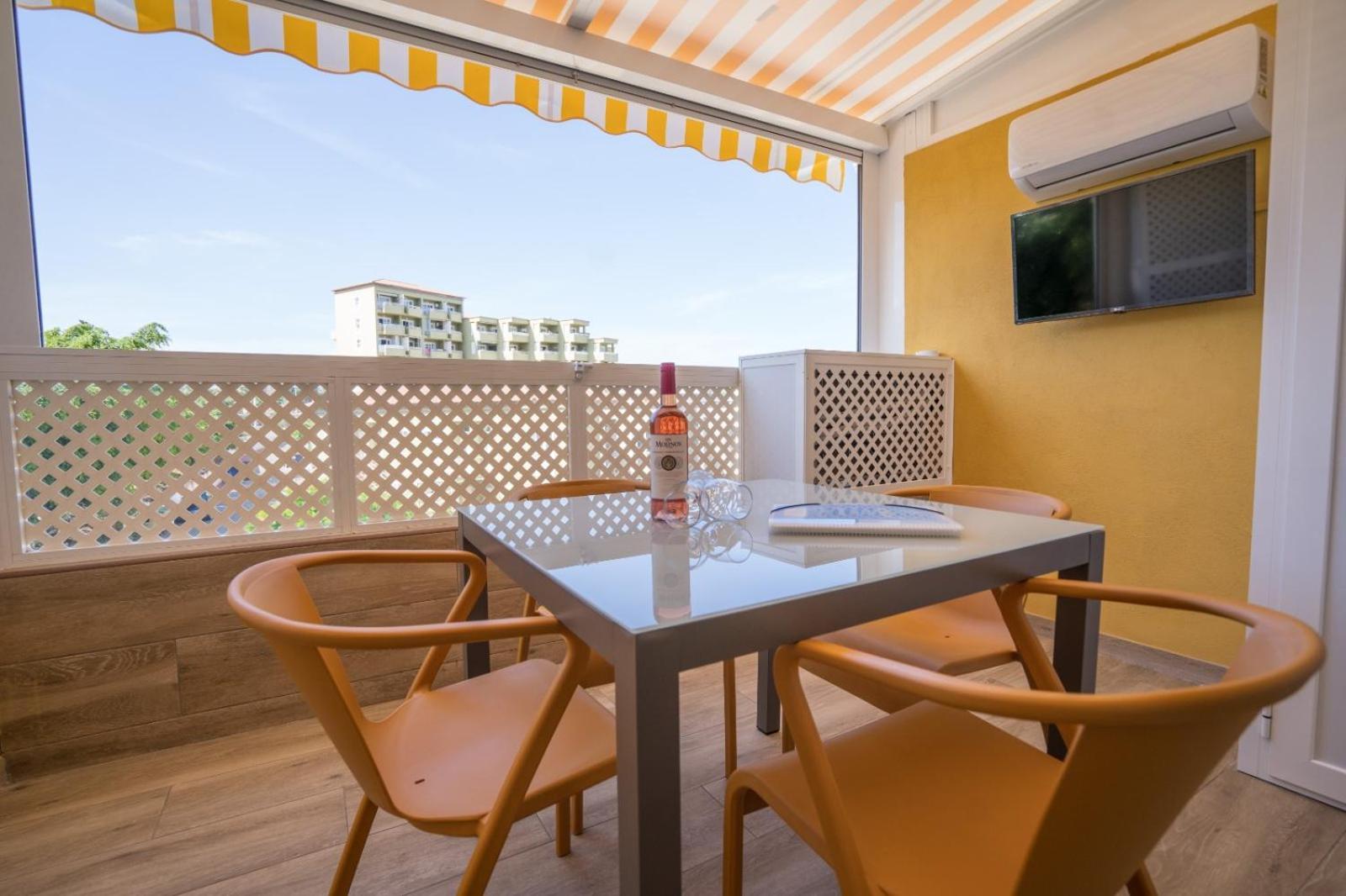 Orlando Tenerife Sur Mikey208e207 * Costa Adeje (Tenerife)